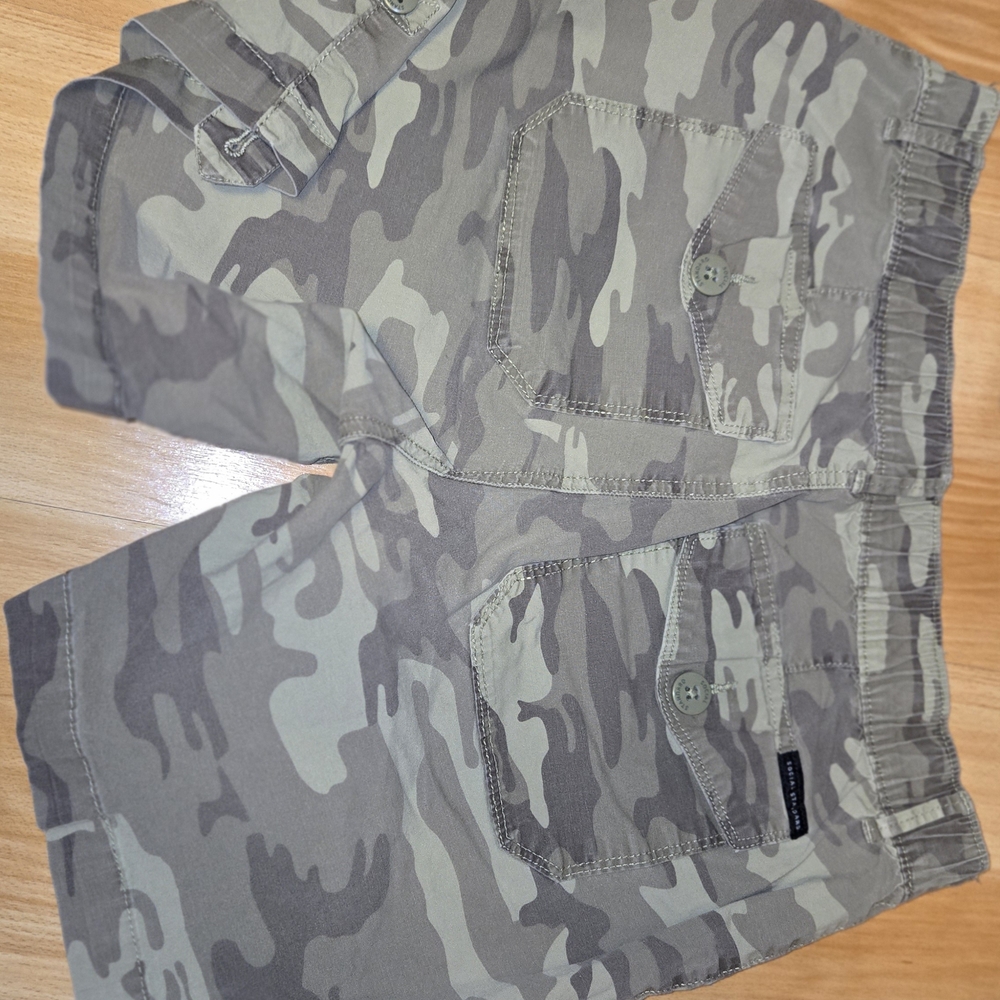 Social Standard By Sanctuary Women's Camo Midi Shorts Size M - Picture 3 of 3